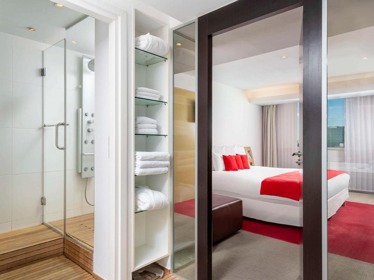 Novotel Bucharest City Centre Esterno foto