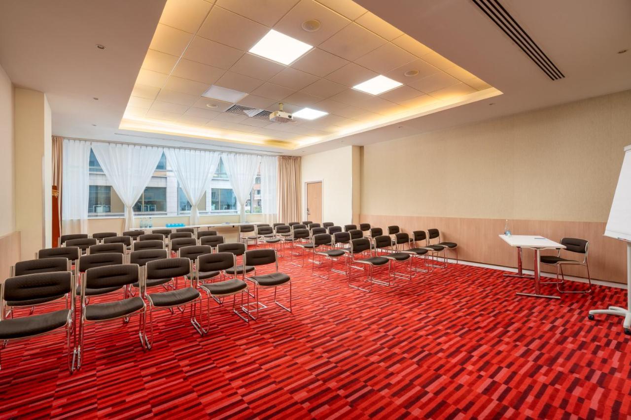 Novotel Bucharest City Centre Esterno foto