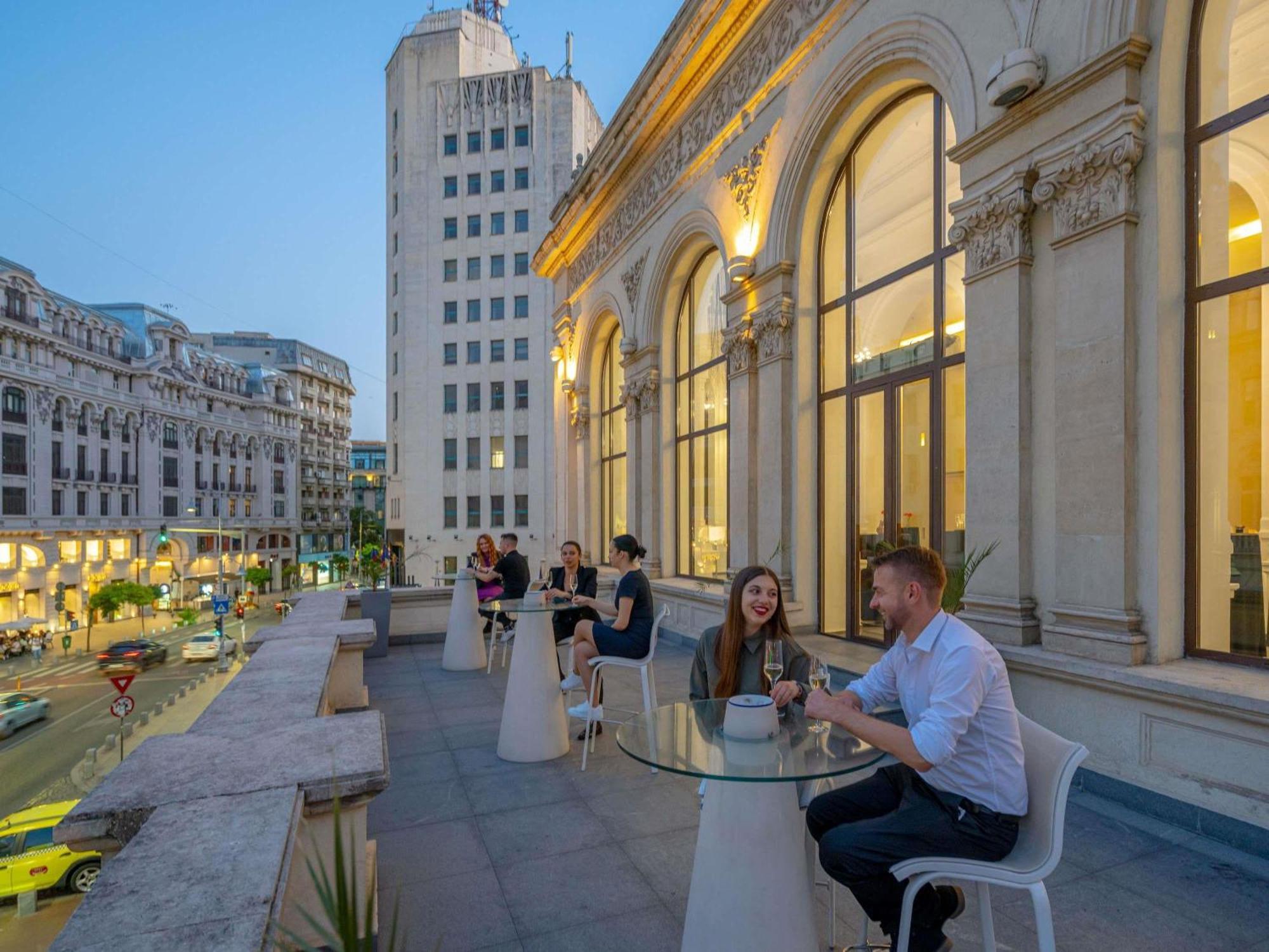 Novotel Bucharest City Centre Esterno foto
