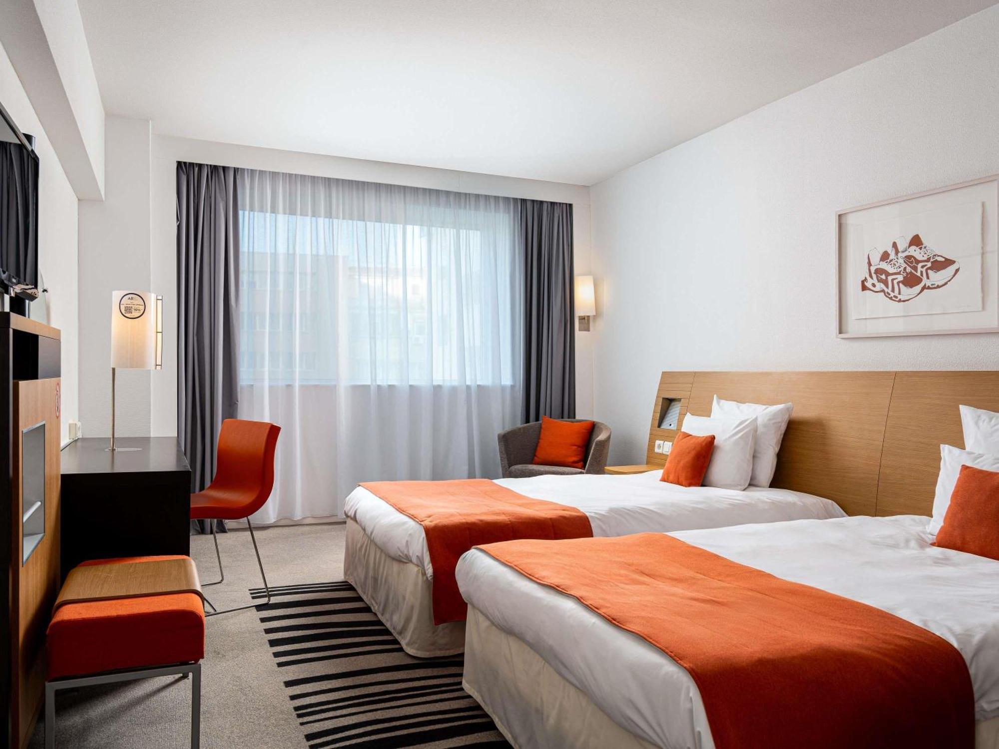 Novotel Bucharest City Centre Esterno foto