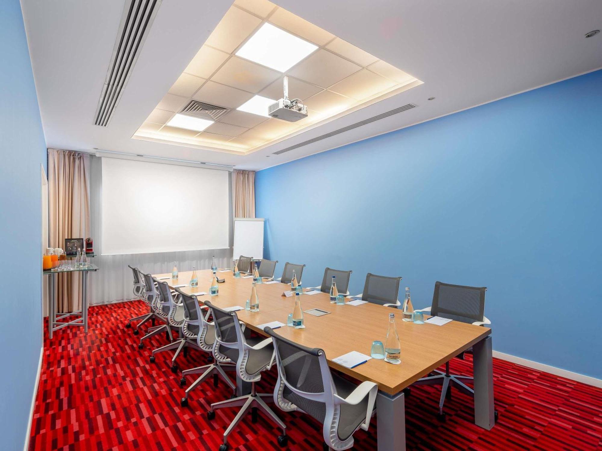 Novotel Bucharest City Centre Esterno foto
