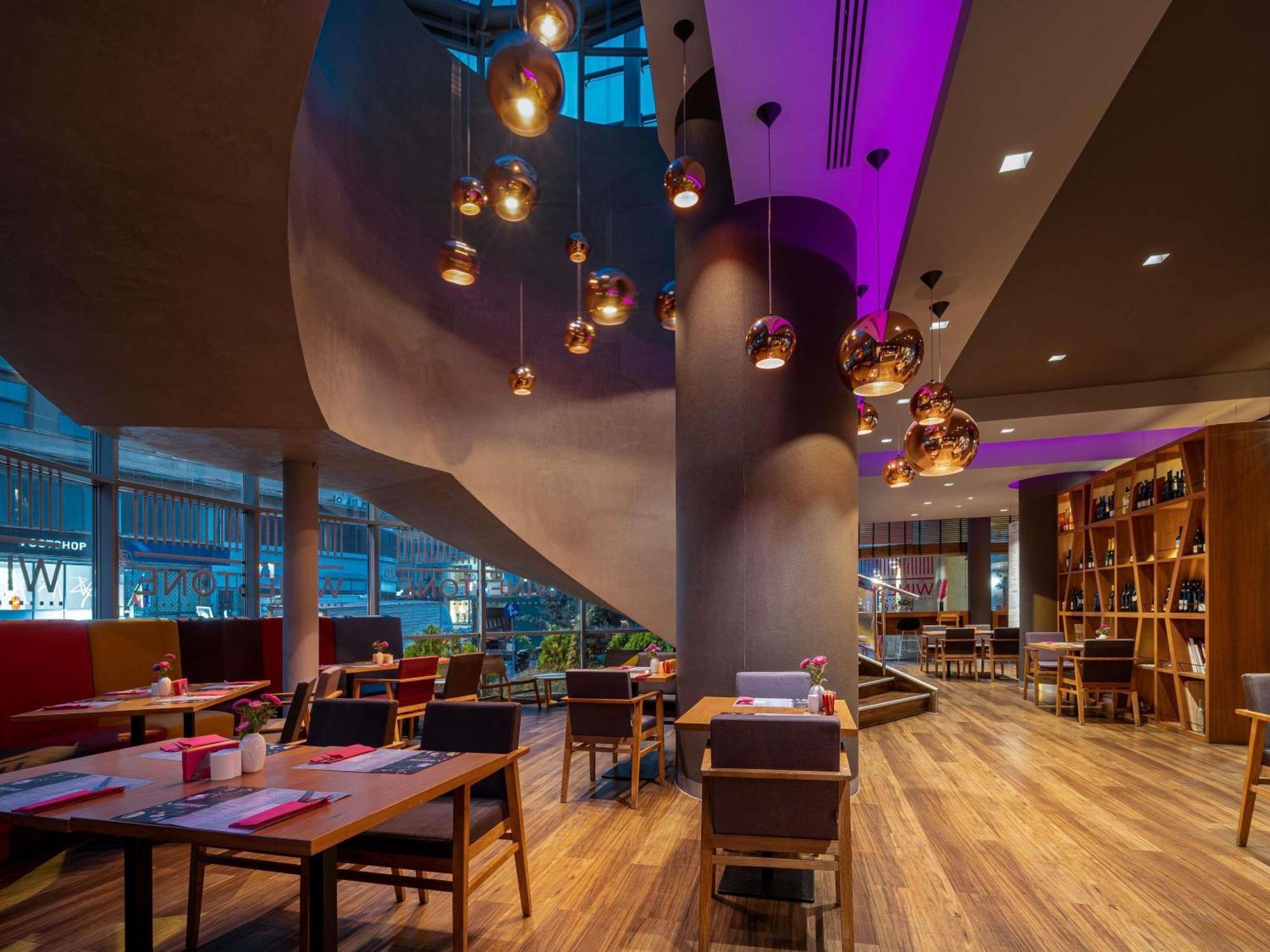 Novotel Bucharest City Centre Esterno foto